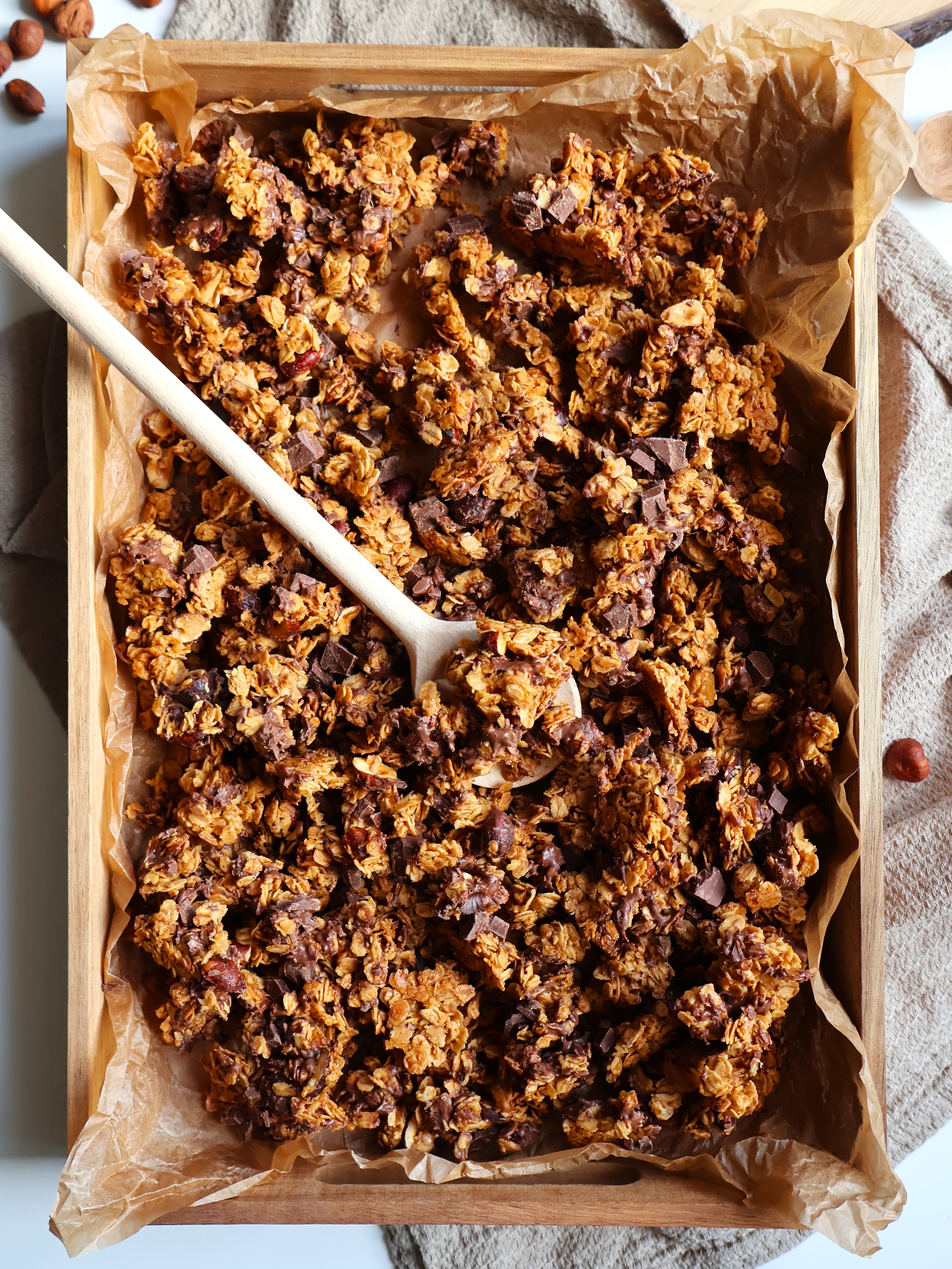 Granola med hasselnöt och choklad